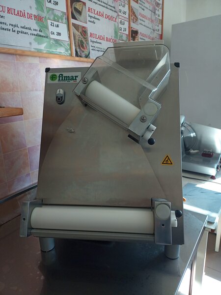 Aparat sucitor pentru piadina pizza